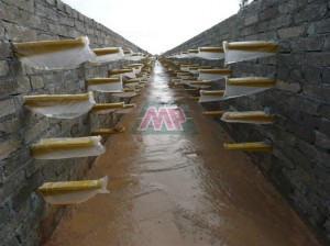 Directly buried type bracket